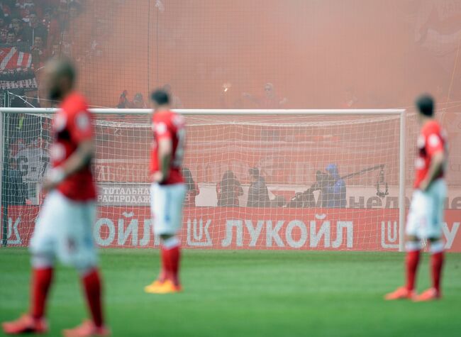 Футболисты Спартака во время матча 28-го тура чемпионата России по футболу