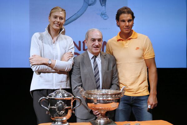 Мария Шарапова, президент федерации тенниса Франции Жан Гашассен и Рафаэль Надаль