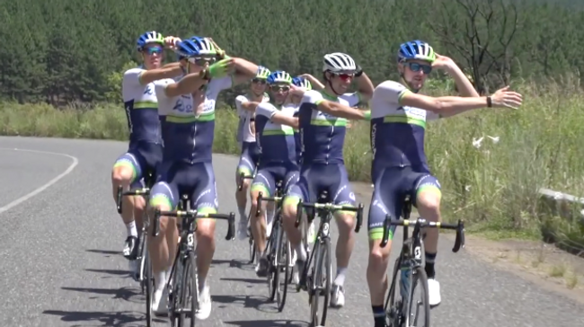 Велогонщики команды Orica GreenEDGE