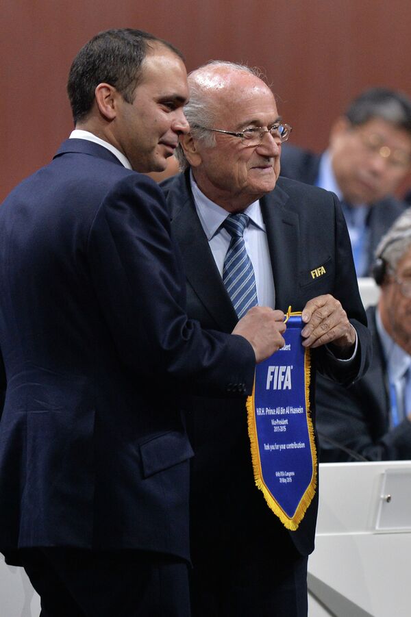 Президент ФИФА Йозеф Блаттер и принц Али бин Аль-Хусейн