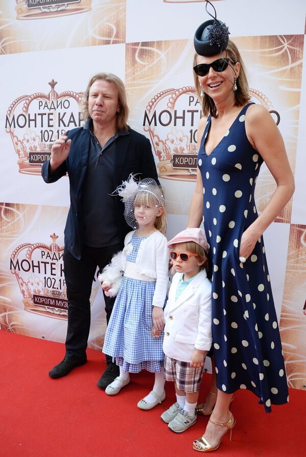Виктор Дробыш с супругой Татьяной, дочерью Лидой и сыном Даниилом