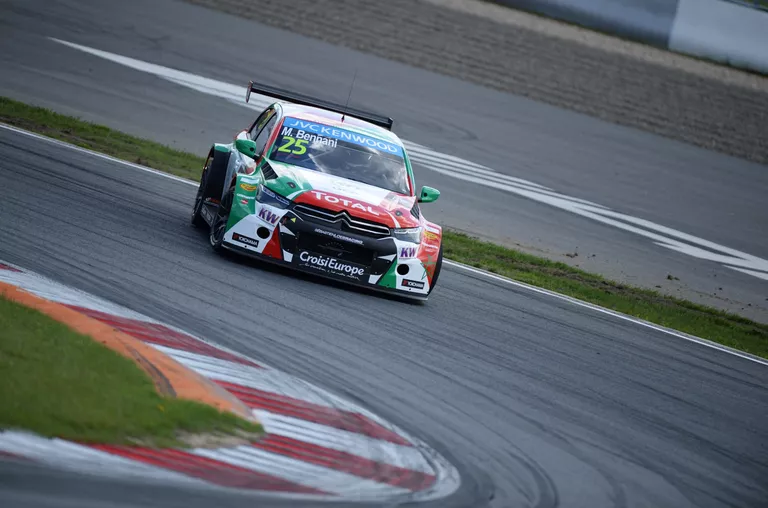 Гонщик команды Roal Motorsport Меди Беннани (Марокко) Гонщик команды Roal Motorsport Меди Беннани (Марокко)