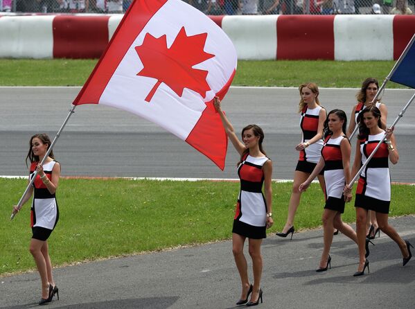 Девушки из группы поддержки во время седьмого этапа чемпионата Формулы-1 - Гран-при Канады