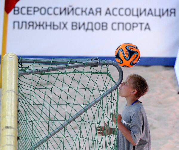Во время матча этапа Евролиги по пляжному футболу между сборными командами России и Польши