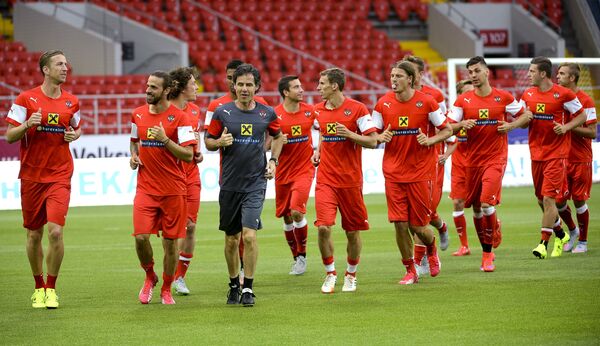 Футболисты сборной Австрии на тренировке