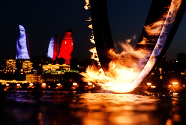 Огонь I Европейских игр на набережной в Баку