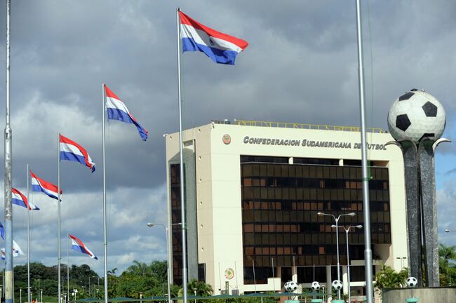 Здание штаб-квартиры Южноамериканской конфедерации футбола (КОНМЕБОЛ) в Парагвае