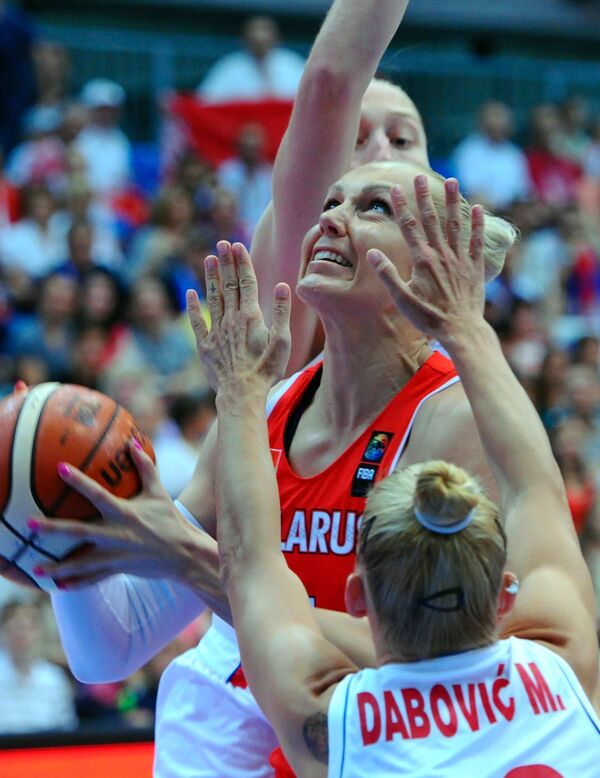 Игровой момент матч женского чемпионата Европы по баскетболу Сербия - Белоруссия