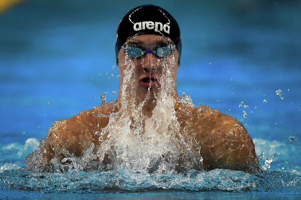 Российский пловец Антон Чупков на дистанции во время Европейских игр в Баку