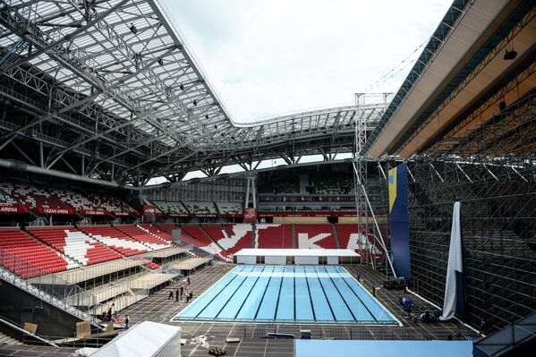 Плавательный бассейн на стадионе Казань Арена в Казани