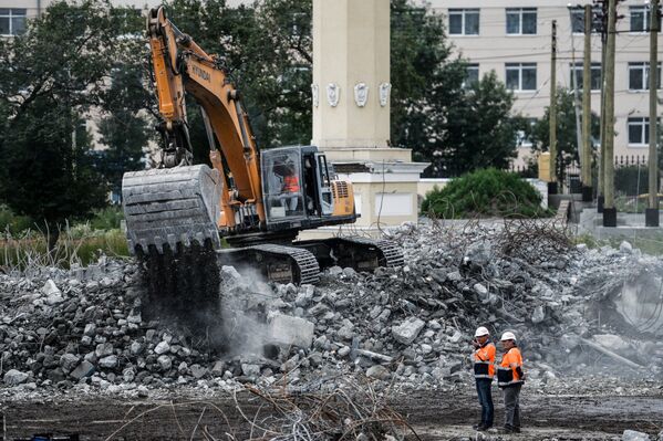 Реконструкция стадиона Центральный в рамках подготовки к чемпионату мира по футболу в 2018 году в Екатеринбурге
