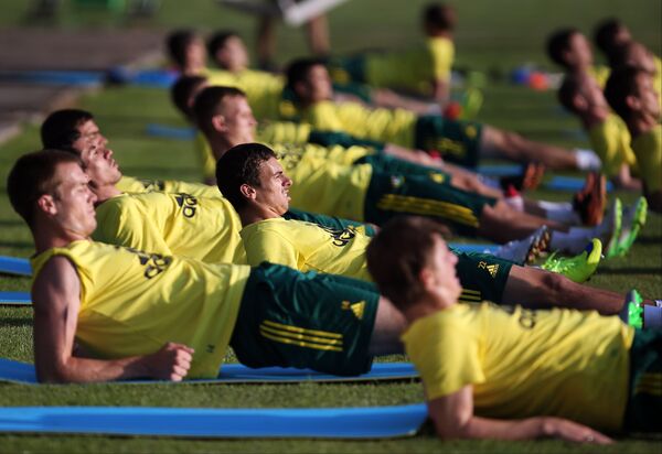 Игроки ФК Кубань во время тренировки команды