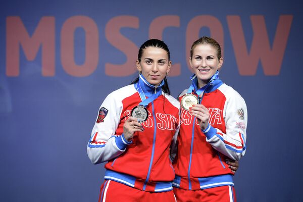Аида Шанаева (Россия) – серебряная медаль и Инна Дериглазова (Россия) – золотая медаль (слева направо)