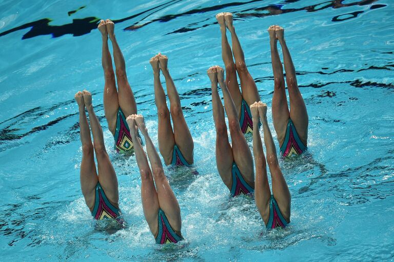 Спортсменки сборной России выступают в финале технической программы групповых соревнований по синхронному плаванию Спортсменки сборной России выступают в финале технической программы групповых соревнований по синхронному плаванию