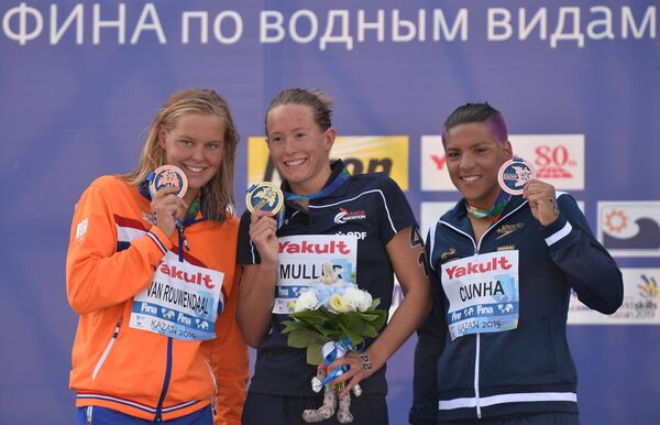 Шерон ван Роувендал (Нидерланды) - серебряная медаль, Аурелия Мюллер (Франция) - золотая медаль, Ана Марсела Кунья (Бразилия) - бронзовая медаль (слева направо)