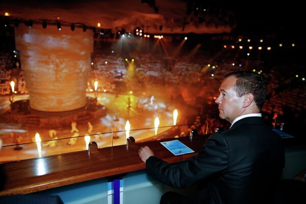 Премьер-министр России Дмитрий Медведев на церемонии закрытия XVI чемпионата мира по водным видам спорта в Казани