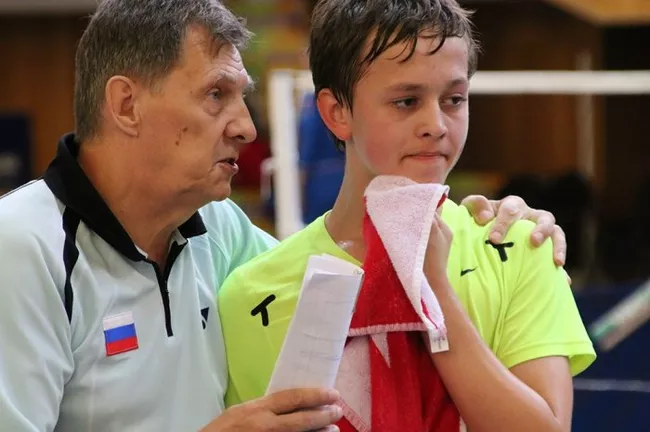 Алексей Ивашин (слева)