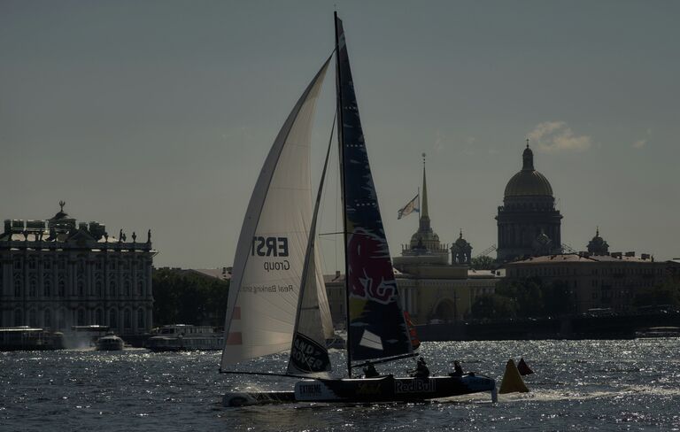 Шестой этап регаты Extreme Sailing Series на скоростных парусных катамаранах класса Extreme40 в Санкт-Петербурге