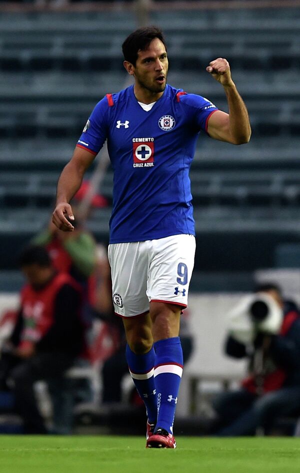 Парагвайский футболист Роке Санта Крус