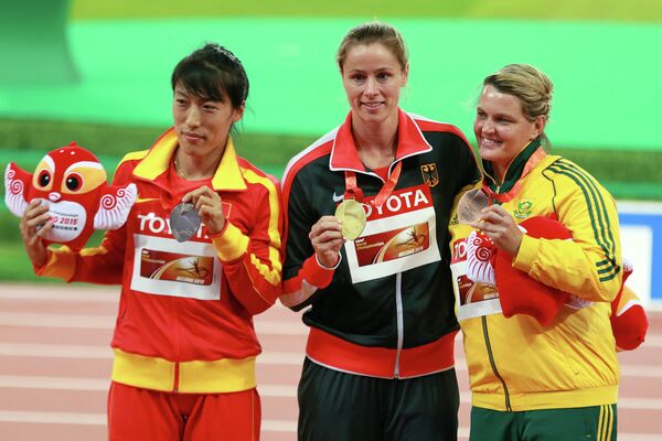 Лю Хуэйхуэй (Китай), Катрина Молитор (Германия) и Санетт Вилджоен (ЮАР) (слева направо)