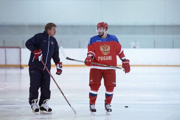 Олег Знарок (слева) и Вячеслав Войнов
