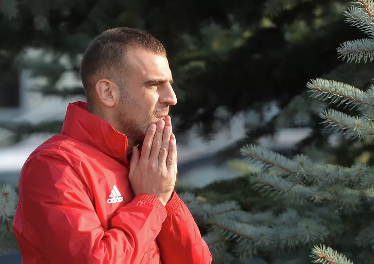 Нападающий ФК Локомотив Петар Шкулетич на тренировке Нападающий ФК Локомотив Петар Шкулетич на тренировке