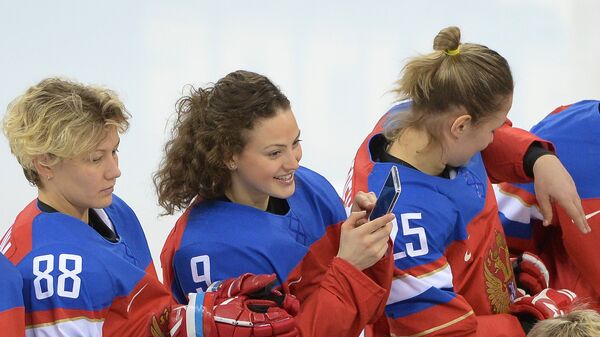 Хоккеистки сборной Росии Екатерина Смолина, Александра Вафина, Екатерина Лебедева (слева направо)