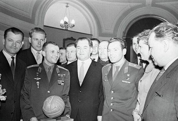Встреча космонавтов Ю. А. Гагарина и Г. С. Титова со спортсменами