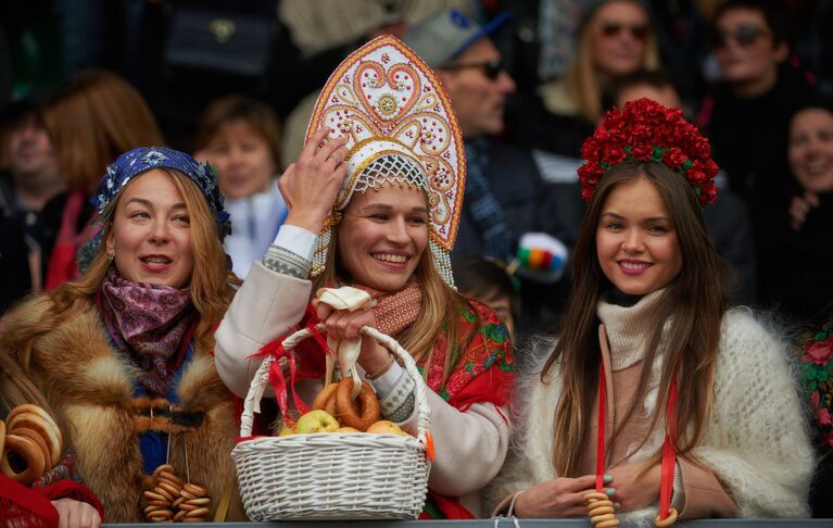 Болельщицы на отборочном матче чемпионата Европы по американскому футболу 2016 между сборными России и Норвегии