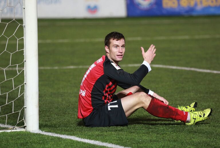 Нападающий ФК Амкар Александр Салугин