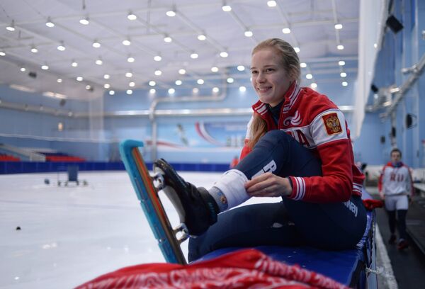 Спортсменка сборной России по шорт-треку Евгения Захарова