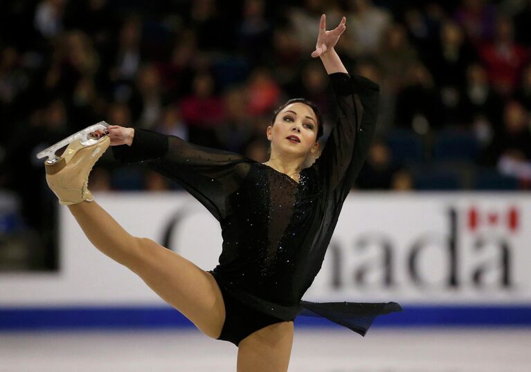 Елизавета Туктамышева выступает на Гран-при по фигурному катанию Skate Canada