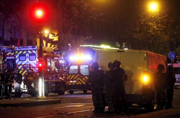 Последствия взрыва в непосредственной близости от стадиона Stade de France