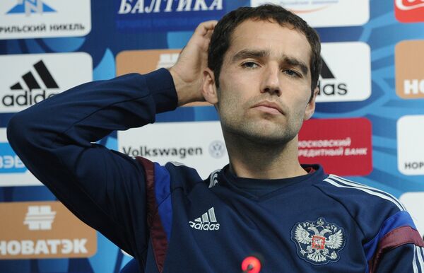 Капитан сборной команды России по футболу Роман Широков