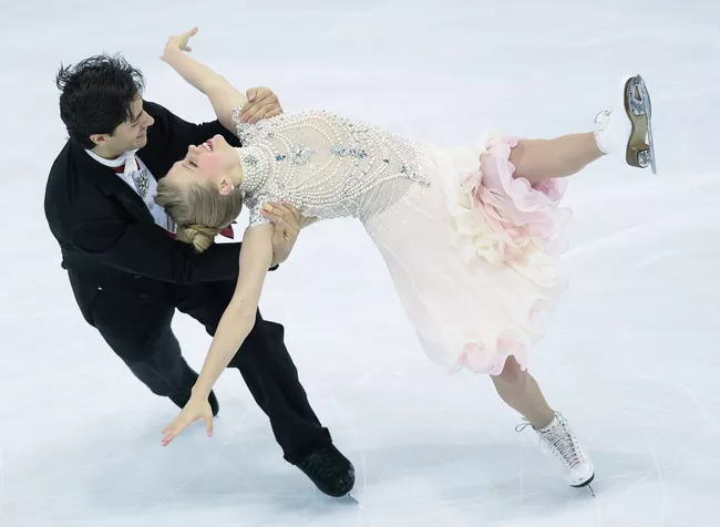 Кэйтлин Уивер и Эндрю Поже Кэйтлин Уивер и Эндрю Поже