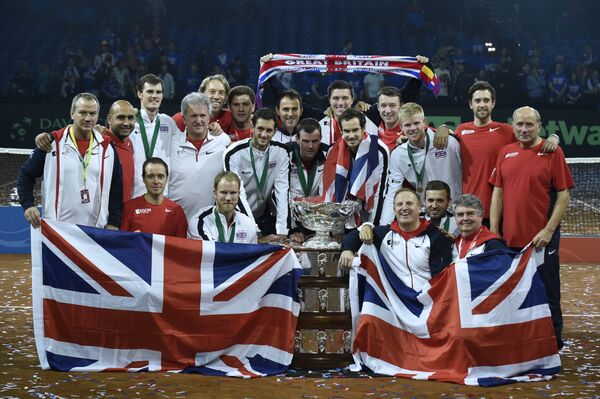 Теннисисты сборной Великобритании с Кубком Дэвиса