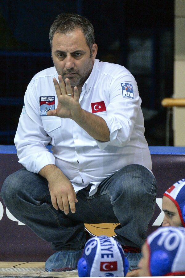 Тренер команды Турции по водному поло Мехмет Альп Олджайту