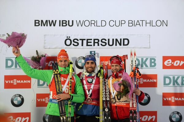 Арнд Пайффер (Германия) - 2-е место, Мартен Фуркад (Франция) - 1-е место, Уле Эйнар Бьерндален (Норвегия) - 3-е место (слева направо)