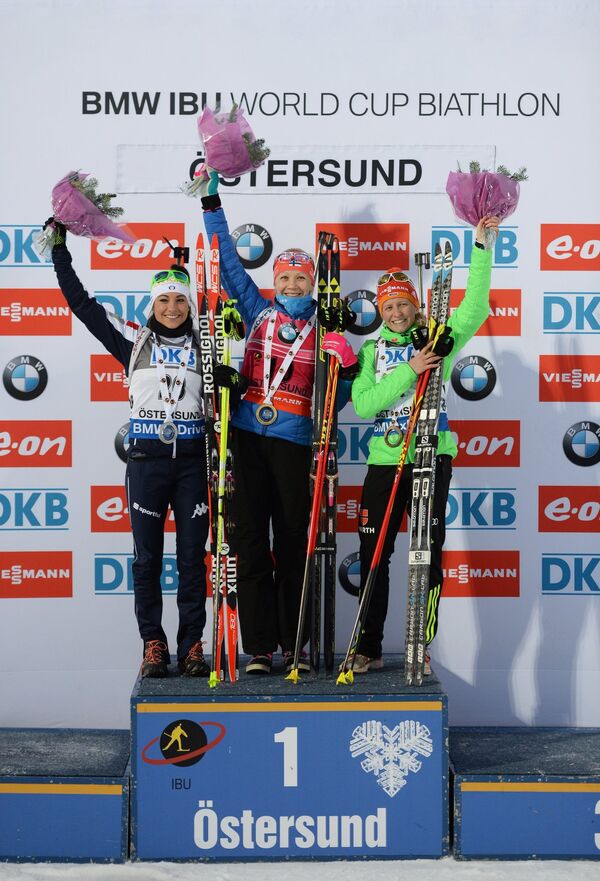 Доротея Вирер (Италия) - 2-е место, Кайса Мякяряйнен (Финляндия) - 1-е место, Франциска Хильдебранд (Германия) - 3-е место (слева направо)
