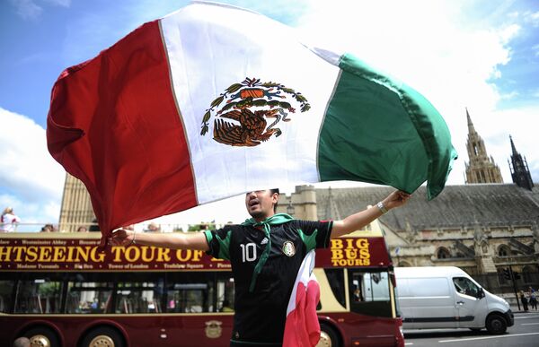 Болельщик сборной Мексики на одной из улиц Лондона