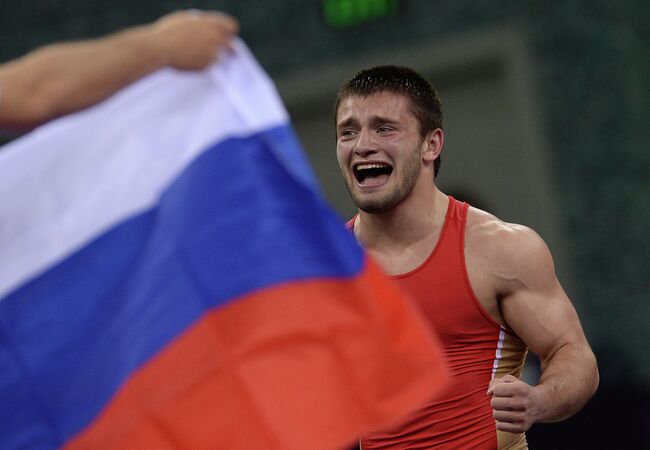 Давит Чакветадзе (Россия) радуется победе