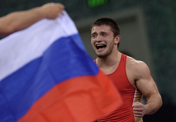 Давит Чакветадзе (Россия) радуется победе