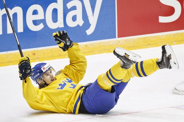 Хоккеист молодежной сборной Швеции (игроки до 20 лет) Оскар Линдблом