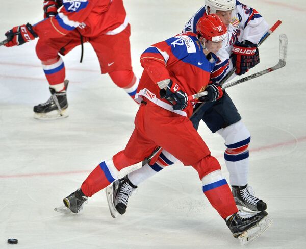 Игровой момент матча Россия - США