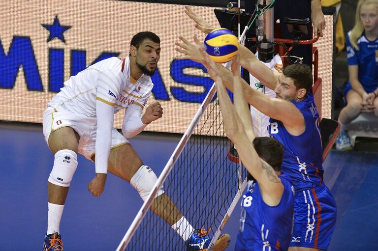 Игровой момент матча Россия - Франция Игровой момент матча Россия - Франция