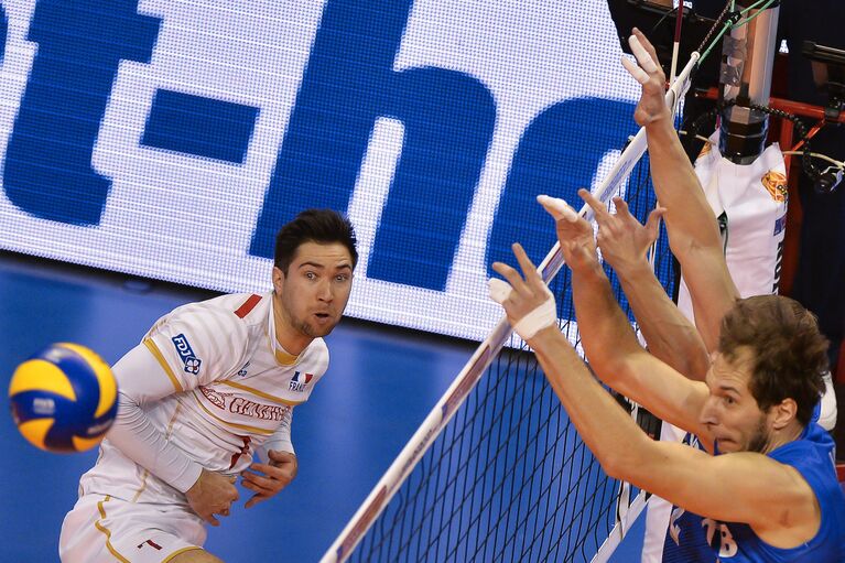 Игровой момент матча Россия - Франция Игровой момент матча Россия - Франция