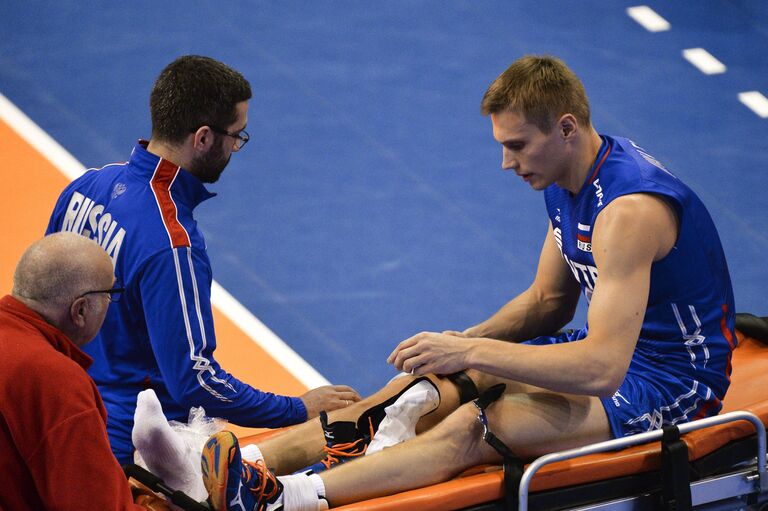 Дмитрий Ковалев (справа) Дмитрий Ковалев (справа)