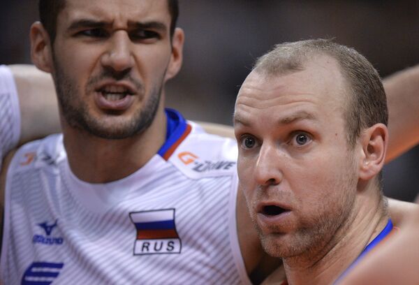 Волейболисты сборной России Алексей Вербов (справа) и Александр Маркин
