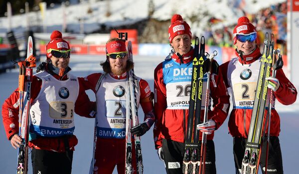 Биатлонисты сборной Норвегии: Уле-Эйнар Бьорндален, Ларс-Хельге Биркеланд, Эрленд Бьонтегорд и Йоханнес Бё (слева направо)