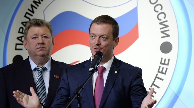 Эндрю Парсонс (справа) и Владимир Кашин Эндрю Парсонс (справа) и Владимир Кашин